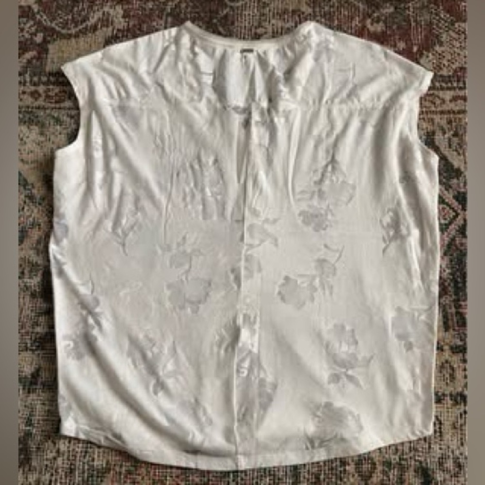 White House black market white floral top, Women’s Small - Picture 4 of 6